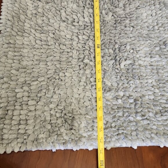 Juicy Couture 2 mats bath fuzzy Light Gray Bath Mats - Picture 5 of 15